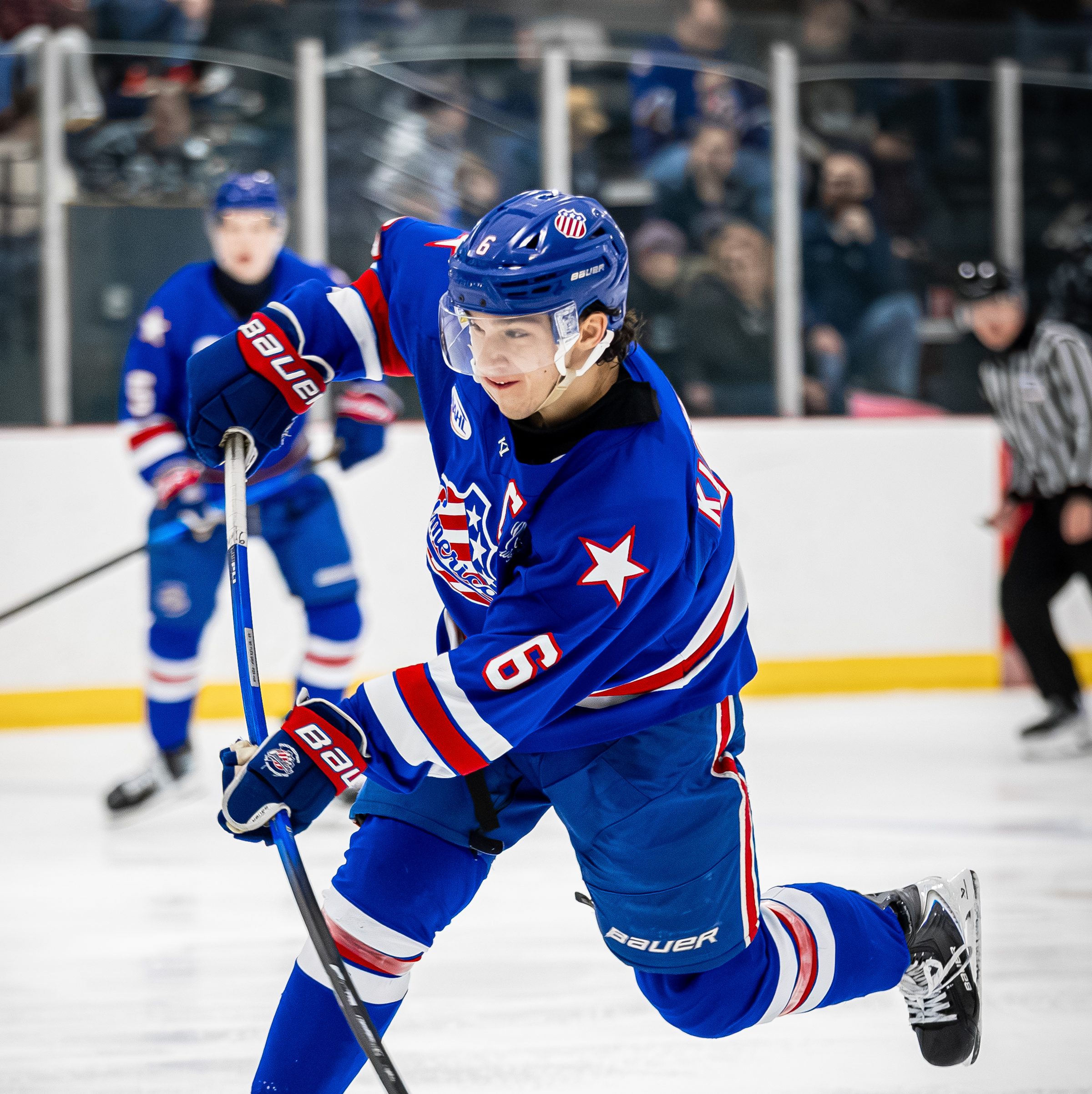 Hockey player in action — performance physical therapy for golf, hockey and baseball athletes at MANA in Fairport, NY